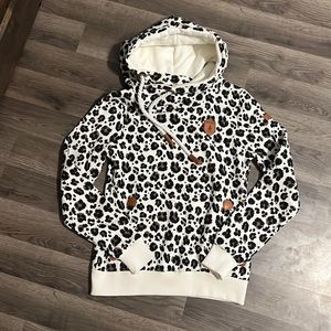 Wanakome hoodie. New worn. New without tags